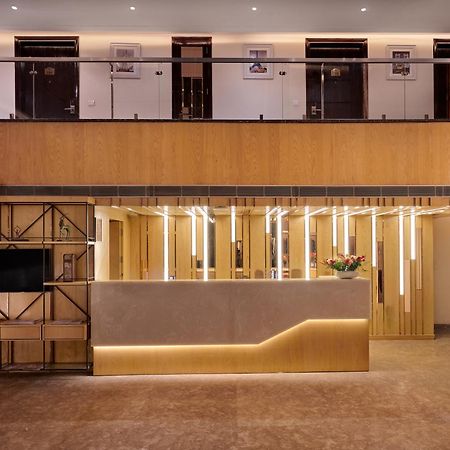 Deventure Sarovar Portico Patel Nagar New Delhi Buitenkant foto