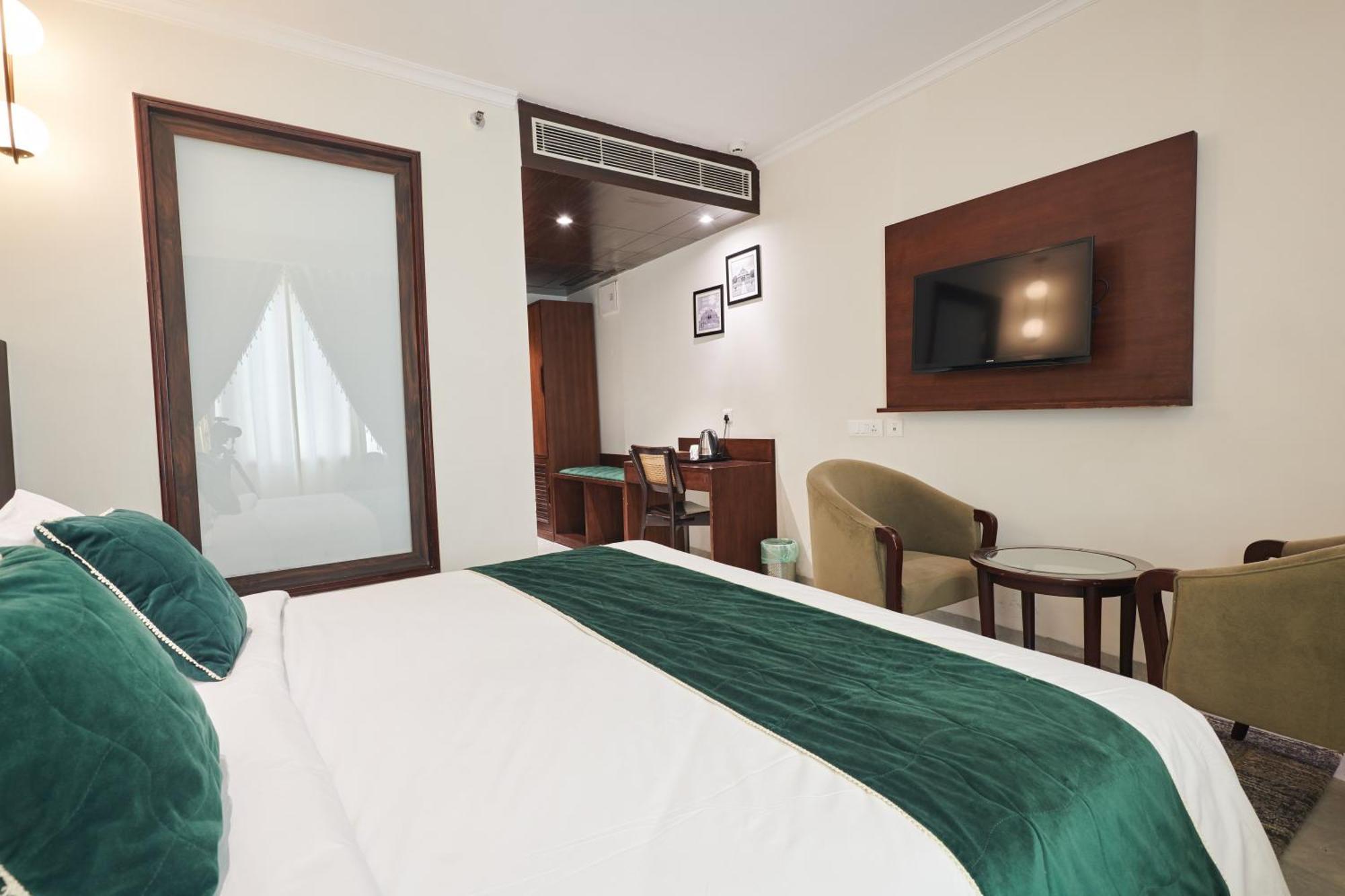 Deventure Sarovar Portico Patel Nagar New Delhi Buitenkant foto