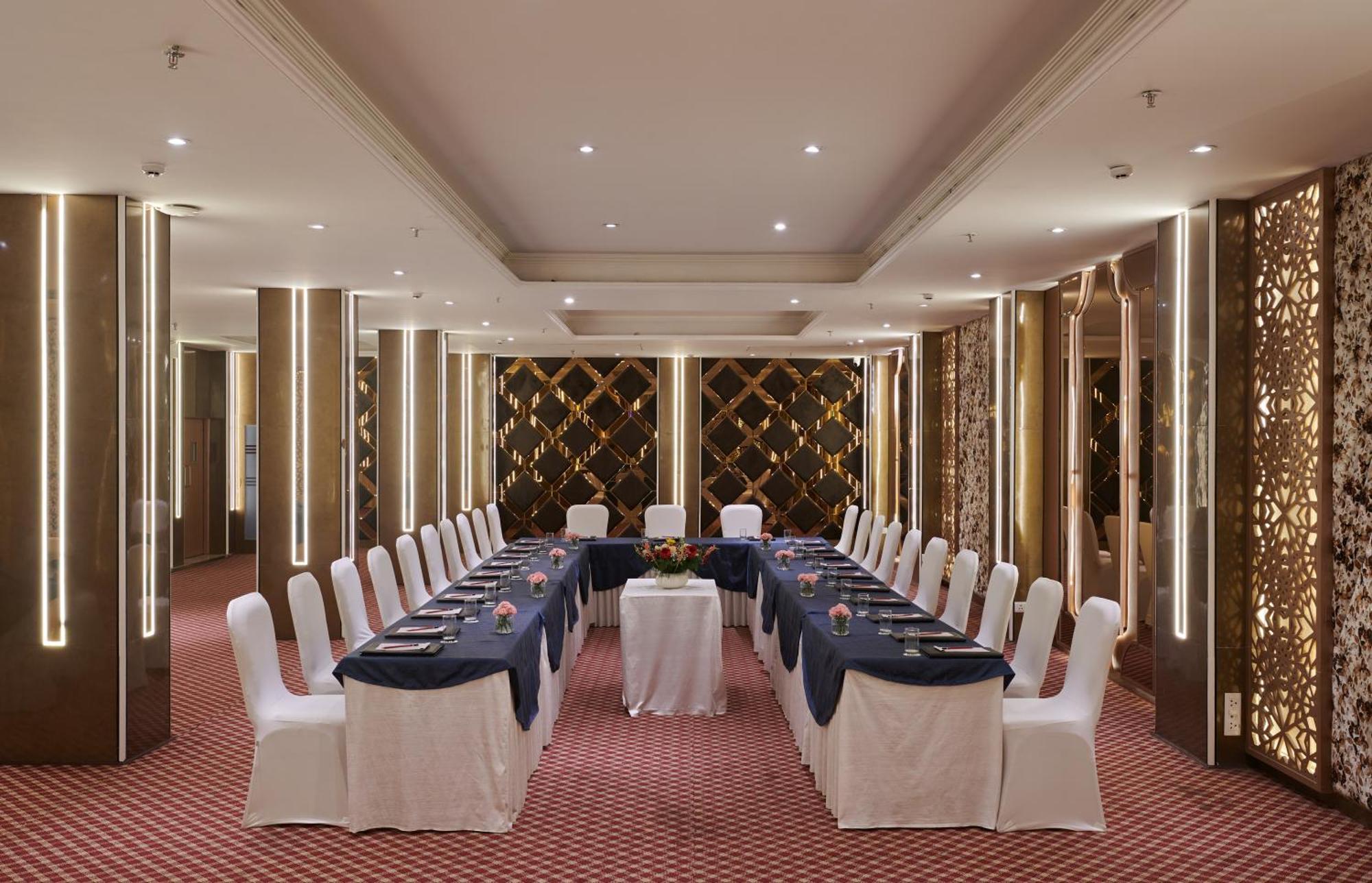 Deventure Sarovar Portico Patel Nagar New Delhi Buitenkant foto