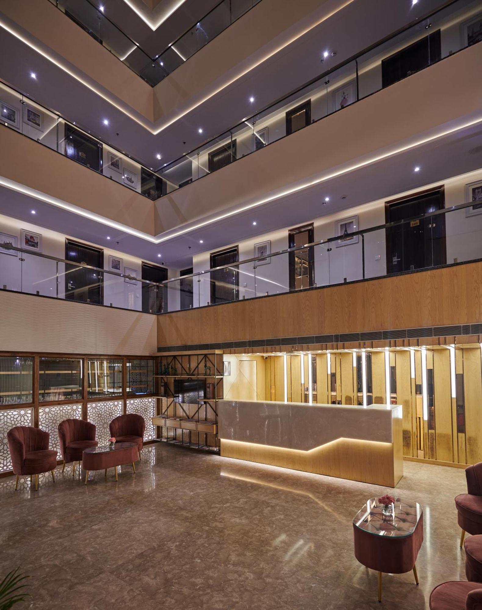 Deventure Sarovar Portico Patel Nagar New Delhi Buitenkant foto