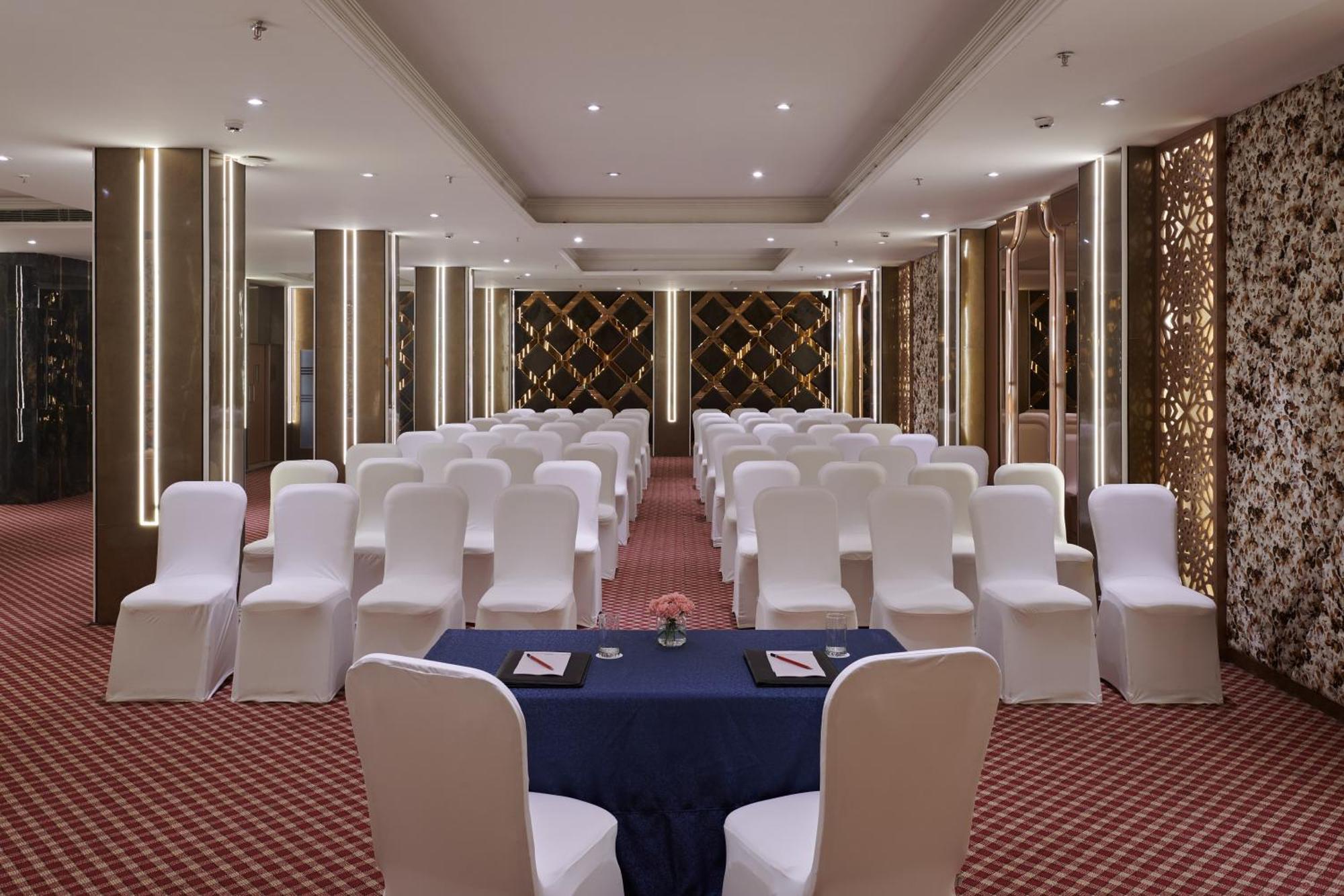 Deventure Sarovar Portico Patel Nagar New Delhi Buitenkant foto