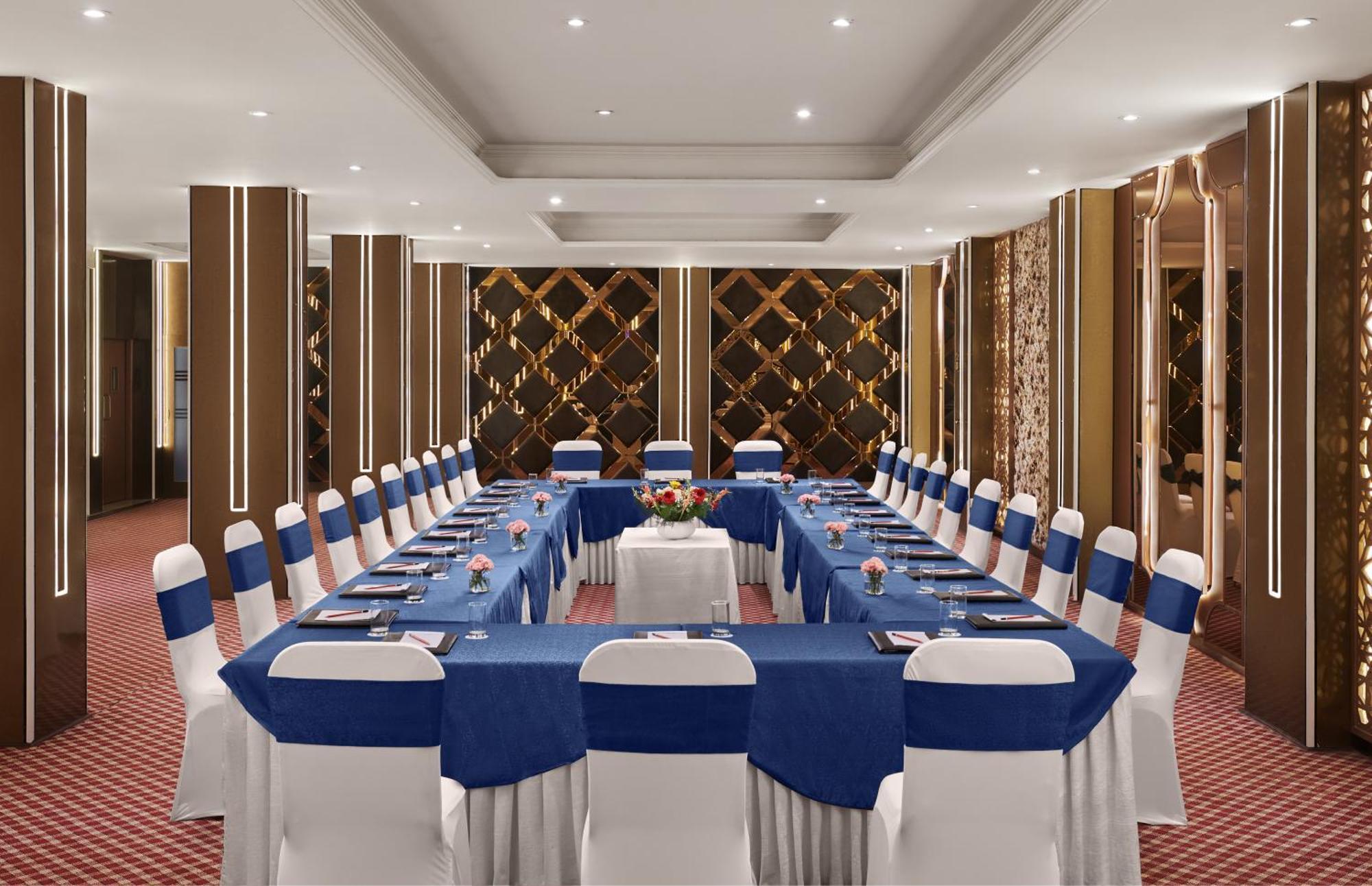 Deventure Sarovar Portico Patel Nagar New Delhi Buitenkant foto